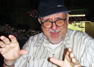 O diretor Walter Webb coordena o workshop, que aborda todas as etapas de produção de um filme