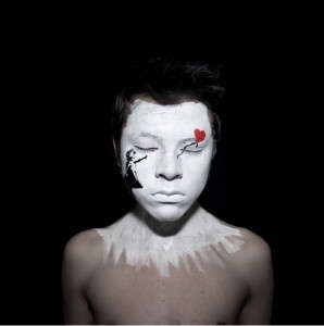 Reprodução de “A Menina com o Balão Vermelho”, de Banksy, é um dos destaques do projeto