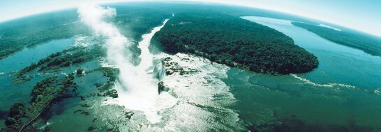 No parque do Iguaçu ficam as famosas cataratas, que atraem milhares de turistas por ano