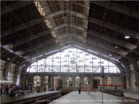 A Estação Julio Prestes vai receber as bicicletas, que criam um cenário lúdico para quem chega de trem