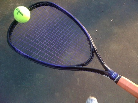 Tênis - divulgação Esporte de origem inglesa, o tênis geralmente é disputado em quadras abertas