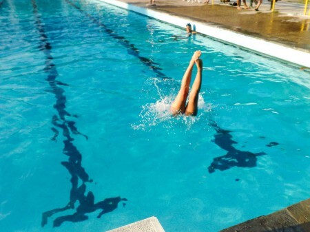 Exercício aeróbico feito em piscinas com objetivo de manter-se saudável