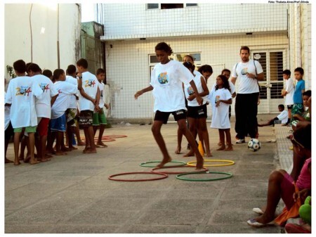 Clube Escola incentiva crianças por meio da iniciação esportiva