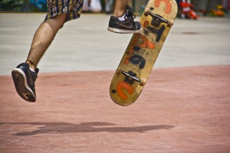 No dia 4 de janeiro alguns jovens que praticavam skate na recém-reformada Praça Roosevelt foram agredidos por homens e mulheres da Guarda Civil Metropolitana (GCM) contrários à sua permanência no local. A ação foi registrada em vídeo por um adolescente e rodou a internet. A prefeitura reagiu afastando os guardas responsáveis pela pancadaria e instalou um processo de diálogo com os skatstas usuários do lugar.