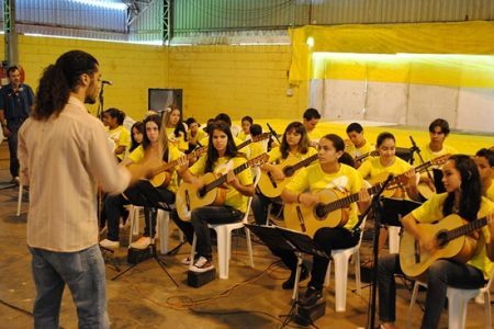 Projeto propõe o fortalecimento da formação de crianças e jovens, visando integração social e difusão da cultura