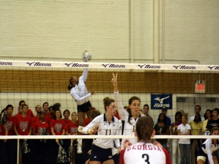 Clube Escola oferece atividades para crianças e jovens