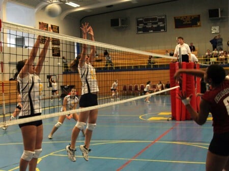 Clube Escola oferece atividades para crianças e jovens