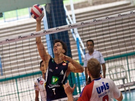 Clube Escola oferece atividades para jovens e adultos