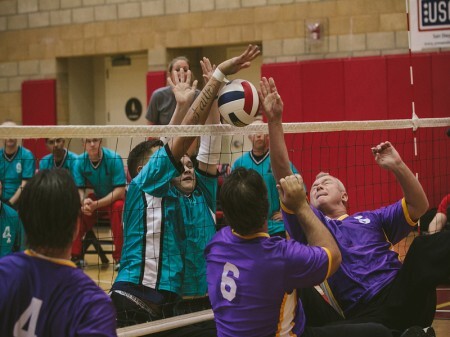 Praticado por pessoas com mobilidade limitada e que jogam sentadas