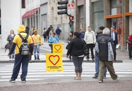 Campanha pró-pedestre no centro de São Paulo