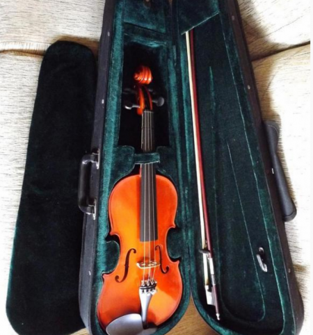 Instrumento está disponível para venda na plataforma Enjoei