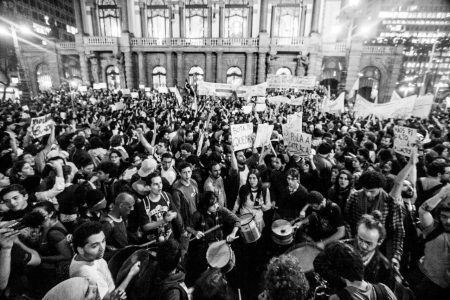 Brasileiros residentes fora do país querem demonstrar apoio aos manifestantes