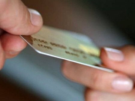 Vagas para vendedor e operador de caixa estão divididas entre lojas de shoppings e lojas de rua