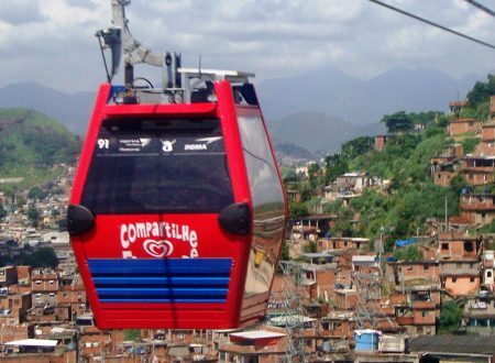 Teleférico do Alemão leva a mirantes na comunidade