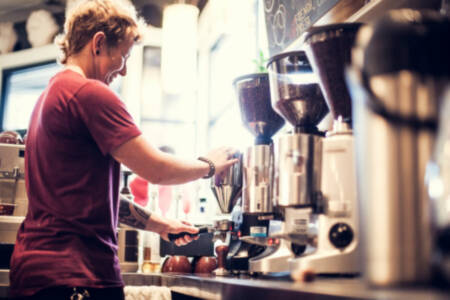 Uma das capacitações é para barista, o profissional especializado em cafés de alta qualidade