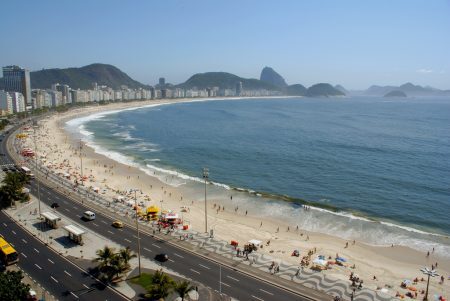 As curvas do calçadão foram redesenhadas por Burle Marx