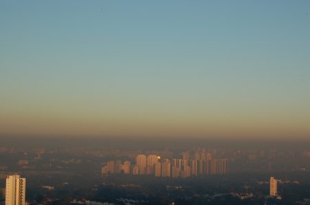 Ar seco em São Paulo; população sofre com problemas respiratórios