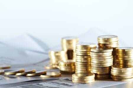 Reportagem do site Empreendedores Criativos aborda dilema de novos empreendedores.