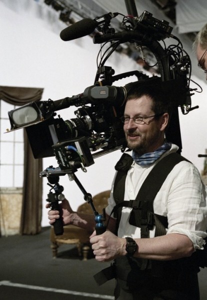 O realizador Lars von Trier durante as filmagens de “Dogville” (2003)