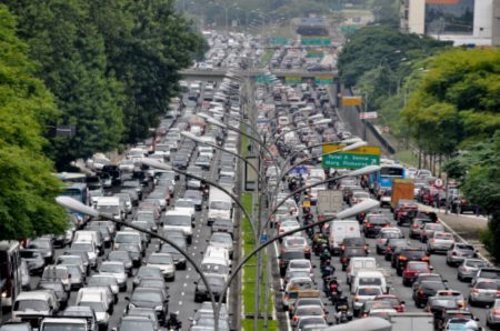 São mais de 11 milhões de paulistanos que sofrem com o trânsito, transporte público e outras dificuldades de locomoção