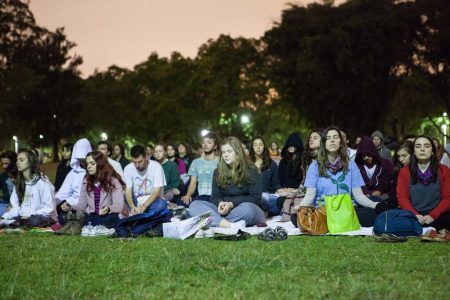 Lua cheia é um período propício para meditar