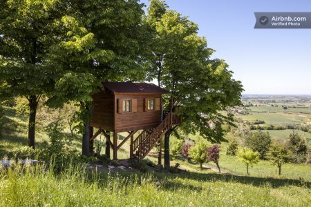 Localizada na famosa região de Piemonte, essa casa é ideal para casais