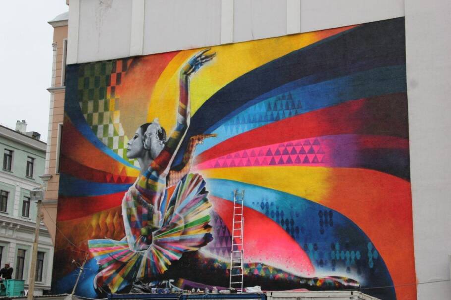 O mural “A Bailarina” foi inspirado na  bailarina russa Maya Plisetskaya