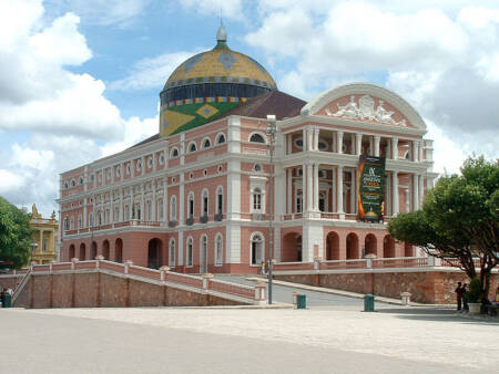 Teatro Amazonas foi construída com a fortuna da borracha