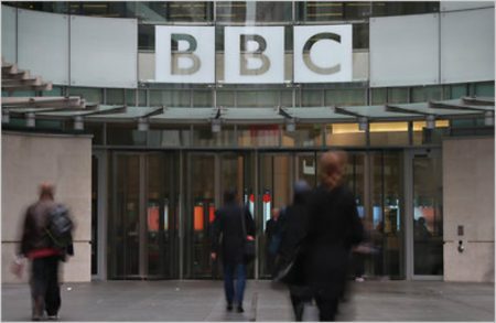 A British Broadcasting Corporation, é uma emissora pública de rádio e televisão do Reino Unido