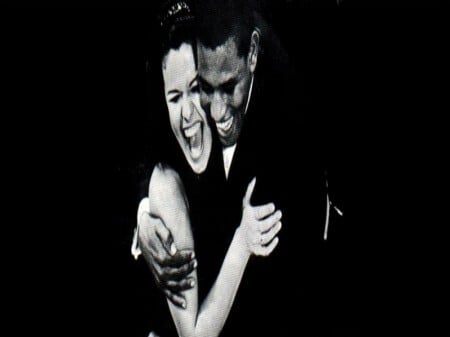 Elis Regina e Jair Rodrigues na foto que estampa a capa do disco Dois na bossa – Número 3 (1967)
