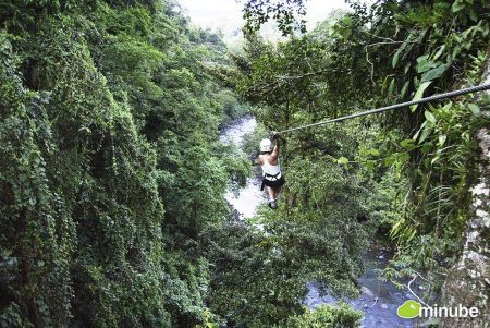 A região de La Fortuna tem cachoeiras escondidas e tirolesas incríveis