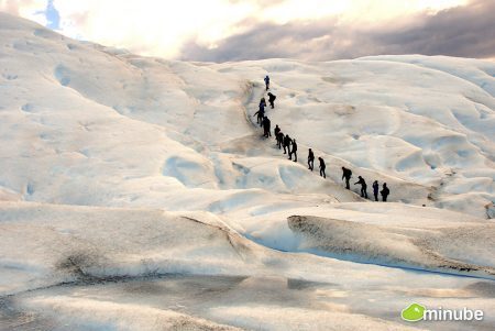 Perito Moreno fica no Parque Nacional Los Glaciares, no extremo sul da Argentina