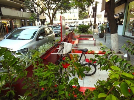 Objetivo da iniciativa é, além de fornecer um espaço de lazer para os pedestres, promover a discussão sobre o uso do solo na cidade.