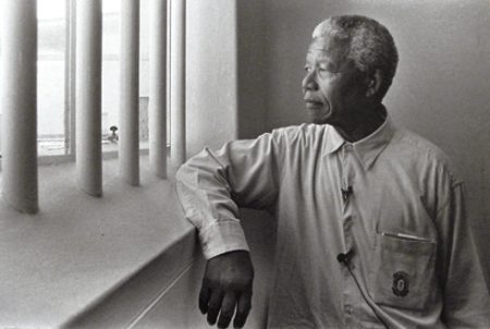Mandela ficou 27 anos na prisão em razão do seu ativismo