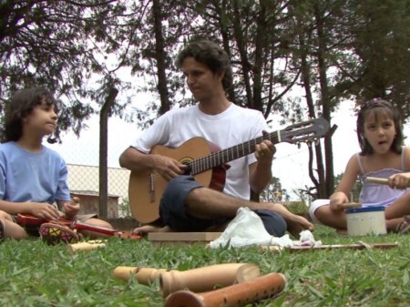 Por meio da plataforma Catarse, músico e educador Ale Carmani arrecada fundos para lançamento do álbum “Histórias que Cantam por Aí”.