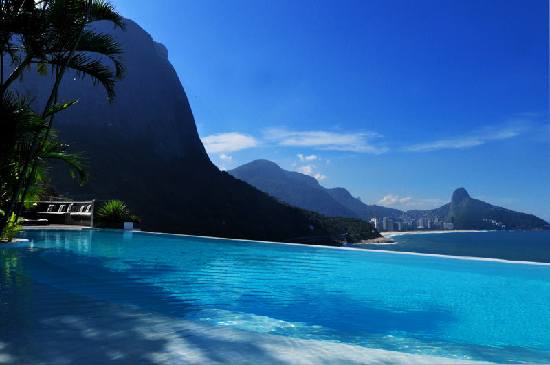 No topo do morro do Joá este hotel oferece uma vista única da cidade