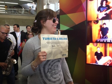 A argentina Nadia Panis, 30, foi a turista de número 6 milhões