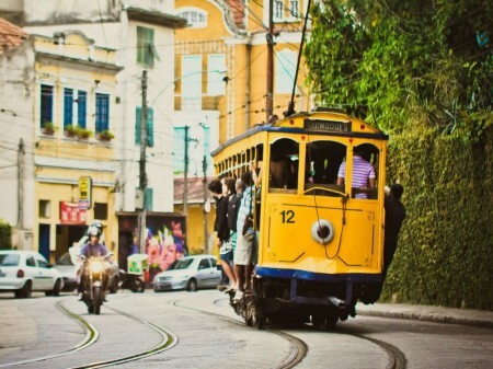 O Bloco Aconteceu desfila em Santa Teresa