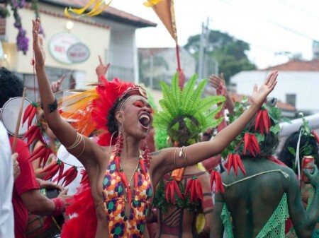 Pimentas do Reino comemora o Carnaval na Vila MadalenO a