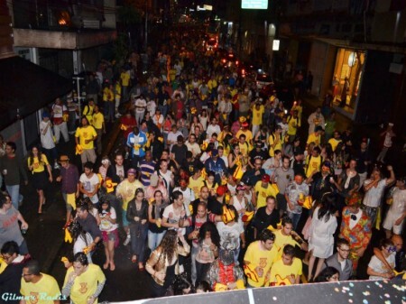 A Banda do Trem Elétrico desfila na Consolação