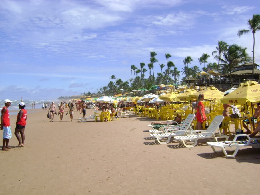 A praia do Flamengo, uma das mais bonitas e famosas de Salvador