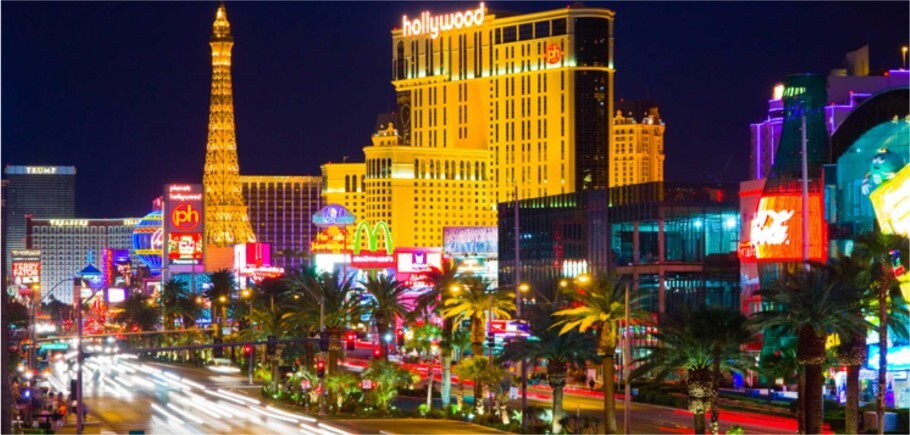 Conhecida por seus grandiosos painéis luminosos, cassinos e hotéis de luxo, Vegas é uma das cidades mais coloridas do mundo