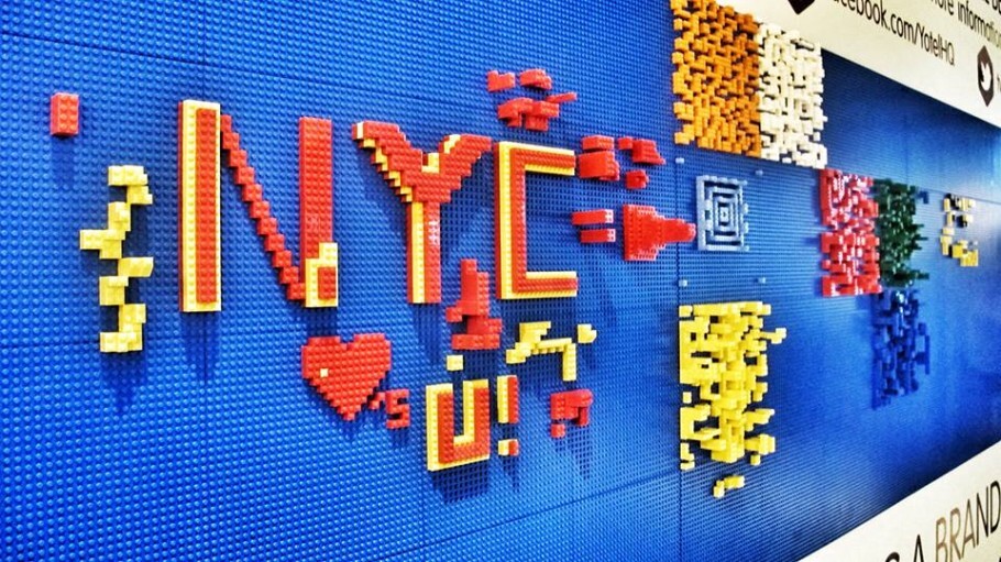 Desenhos feitos com bloquinhos de Lego por hóspedes do Yotel, em Nova York