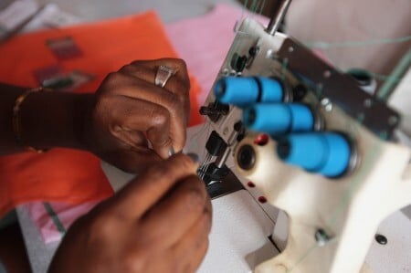 Sesc RN oferece vagas para cursos de corte e costura e outras atividades.