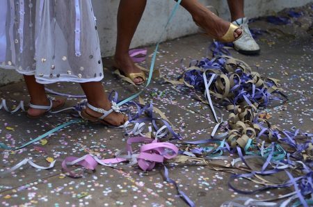 Bloco chega a reunir cerca de 100 integrantes.