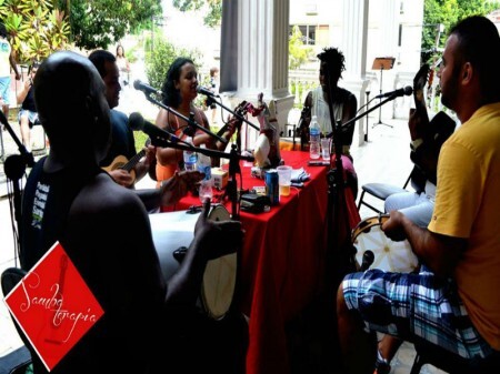 Sambaterapia faz edição especial de Carnaval no Centro Cultural Municipal Laurinda Santos Lobo