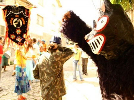 Lapa de Urso desfila na zona oeste