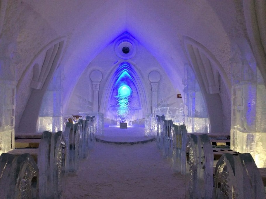 O hotel possui até uma capela para celebração de casamentos; em 2013 foram celebrados 25