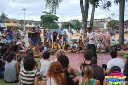 Palco aberto no encontro de arte de rua e circo Malabarise .