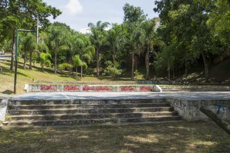 Atualmente, a praça é pouco frequentada